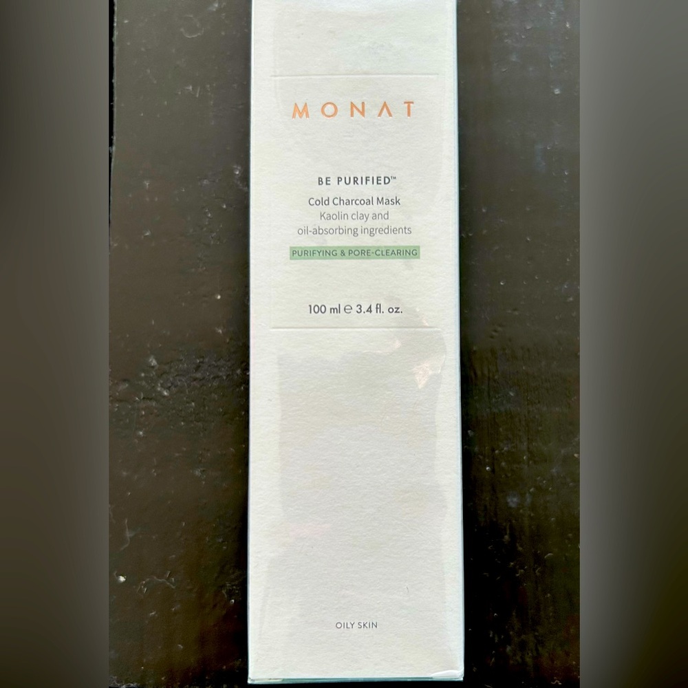 Monat Be Purified Charcoal face mask